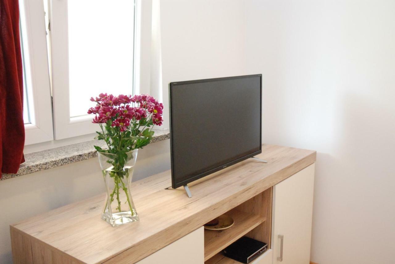Apartmani Radin Rosini Exterior foto